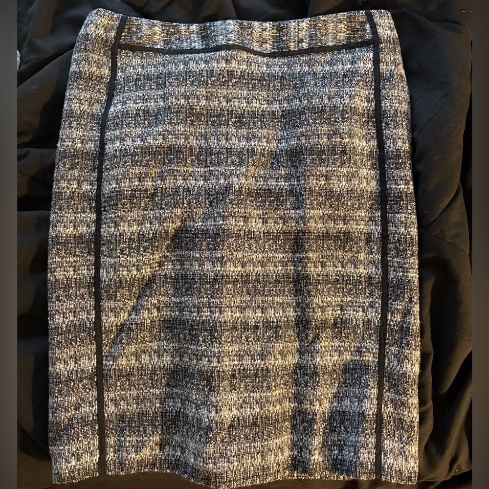 Women's Gray Tweed Pencil Skirt - Classic Office Style